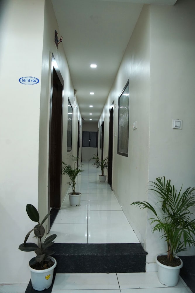 Hotel Dev Shree Palace — фото 2