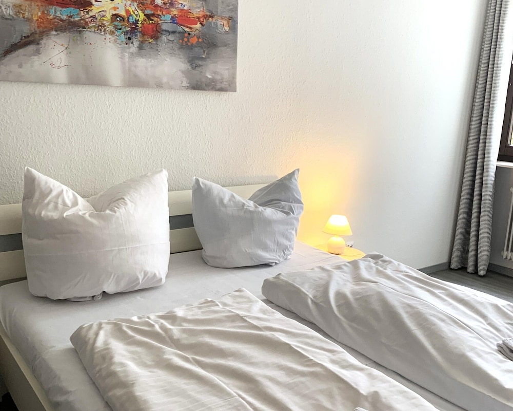 Spacious Flat Near Hiking Trails — фото 3