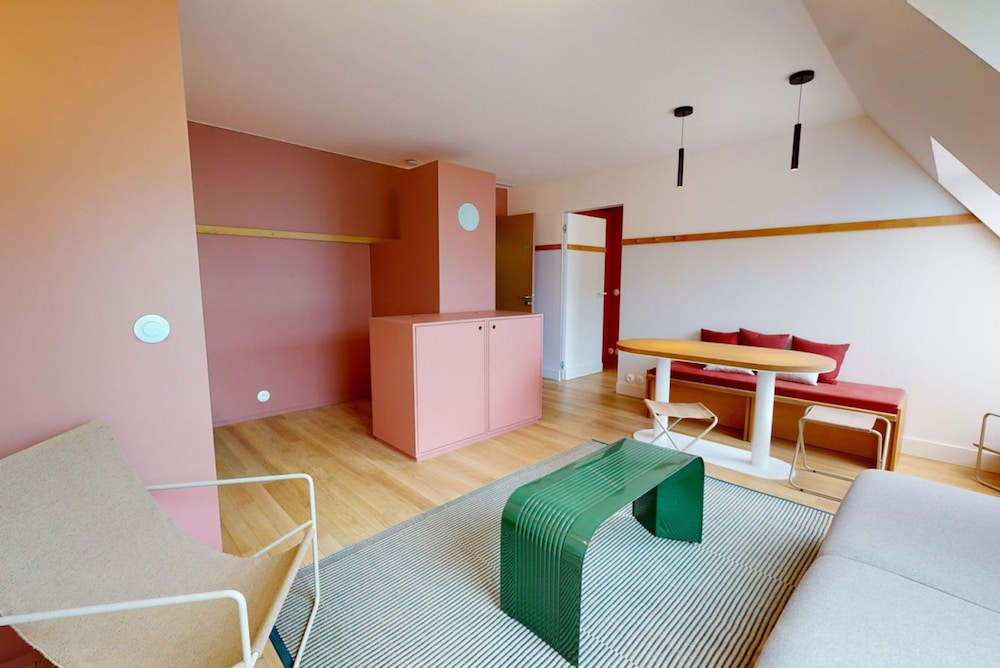 Charming 2-bed Flat w Shared Spaces — фото 3