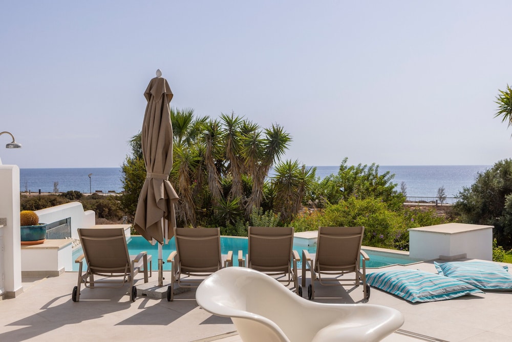 Protaras Seafront Villa Alemar — фото 3