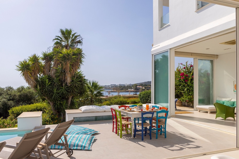 Protaras Seafront Villa Alemar — фото 4