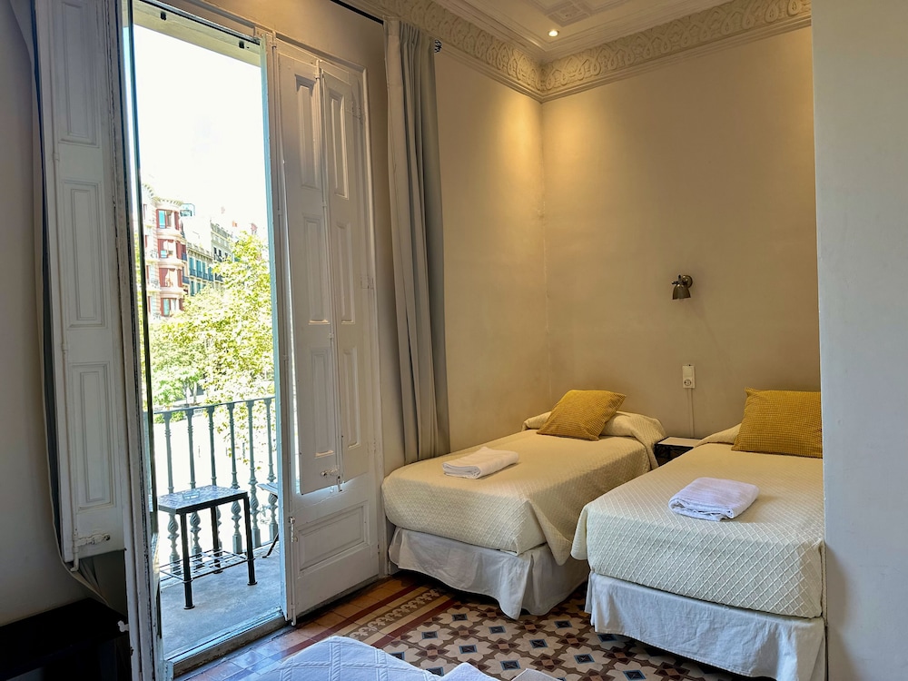 Casa Consell Gran Via Guest House — фото 3
