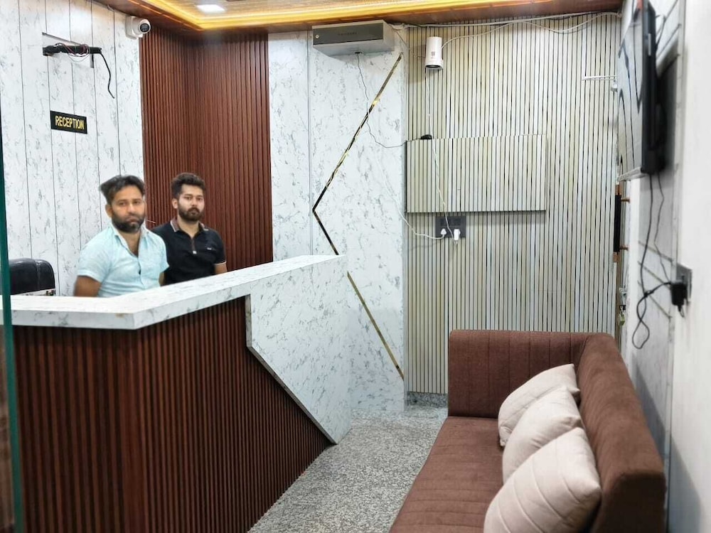 Krishna Residency By Vrindavan Stays — фото 2