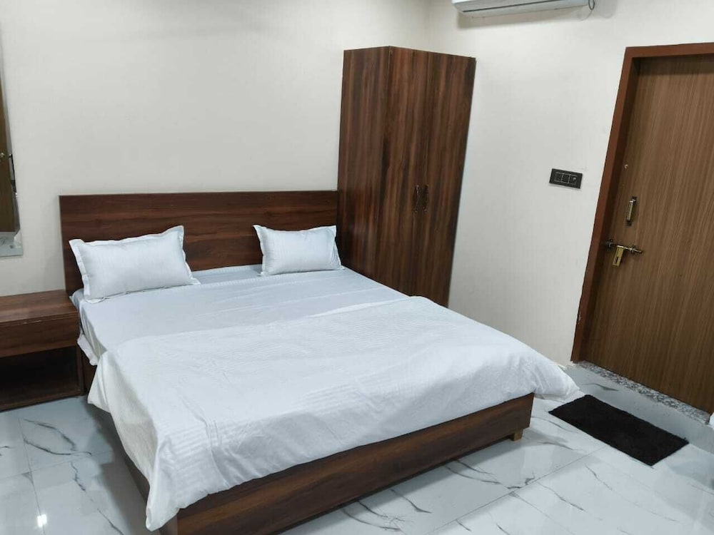 Krishna Residency By Vrindavan Stays — фото 5
