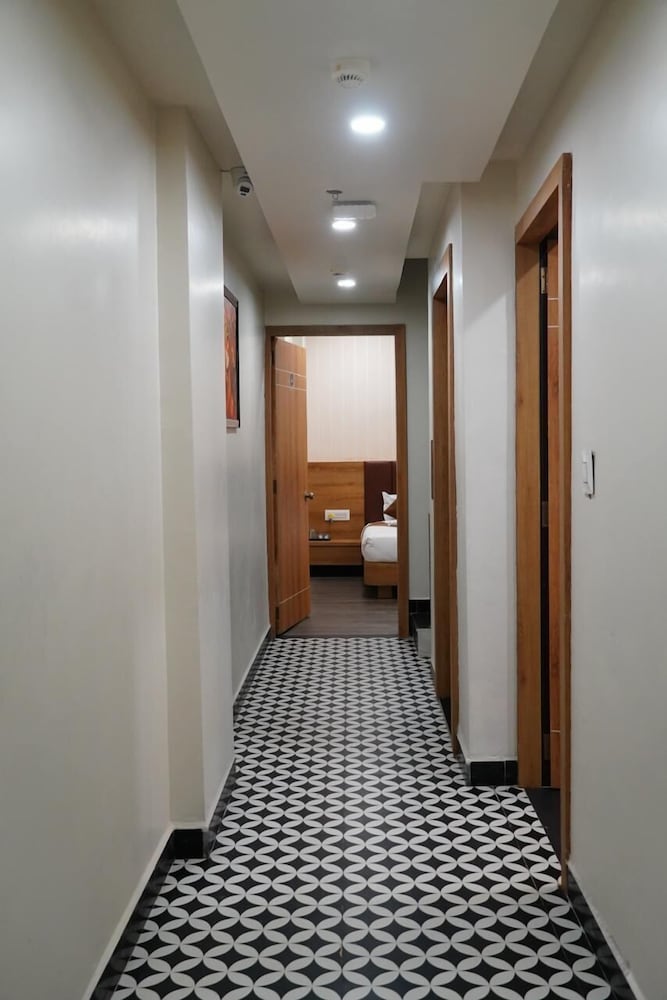 Hotel vraj palace — фото 2