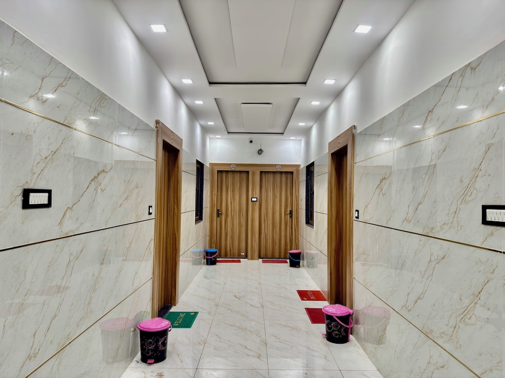 Hotel Krishna Kripa Palace — фото 2