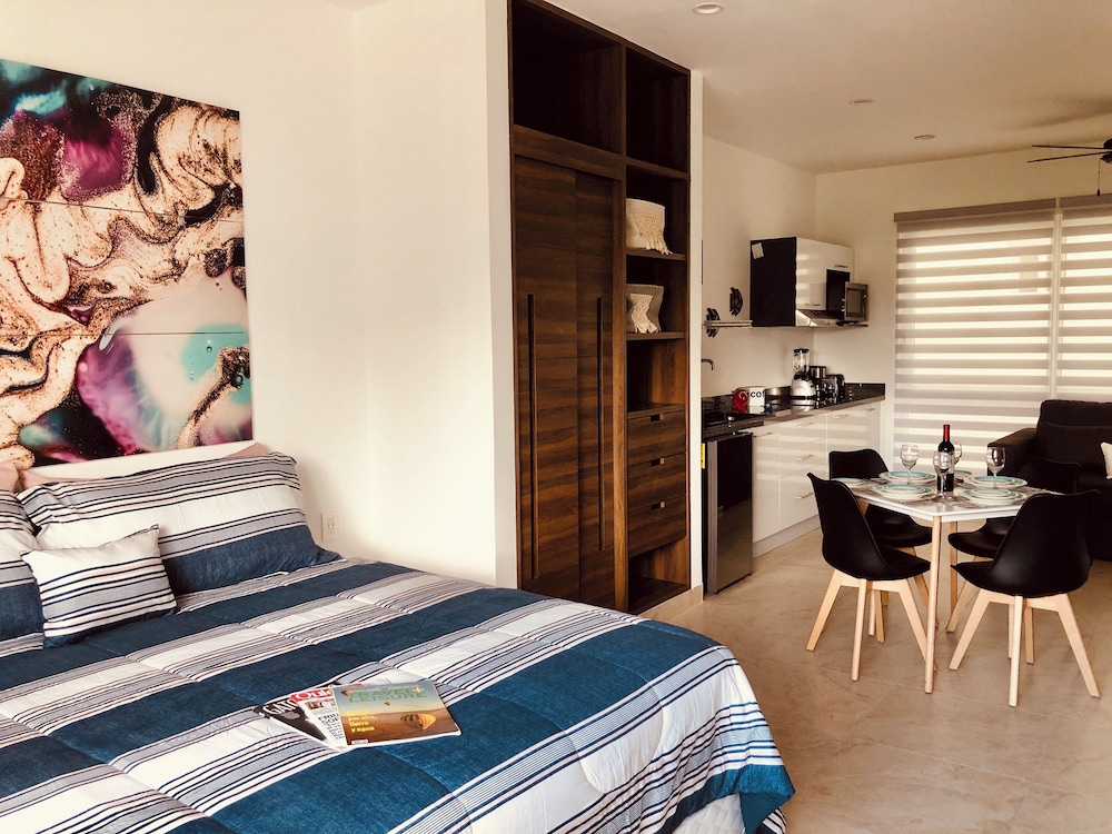 Stylish Studios with Rooftop Pool — фото 5