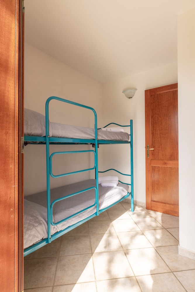 Spacious Flat 300mt From the Beach — фото 3