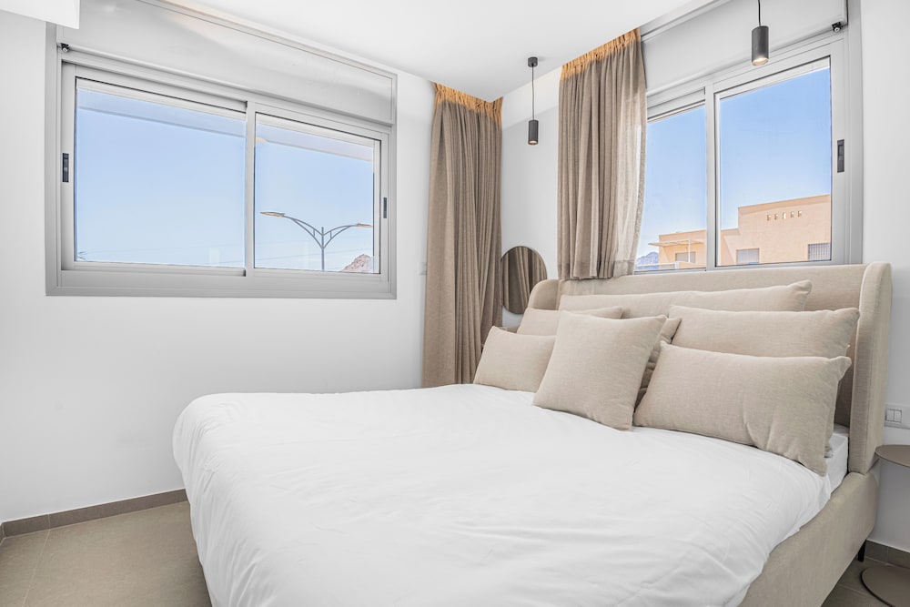 Light Filled Modern Eilat Getaway — фото 2