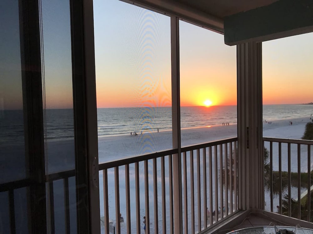 Beach Pool Open Direct Beachfront Condo Sunsets — фото 2