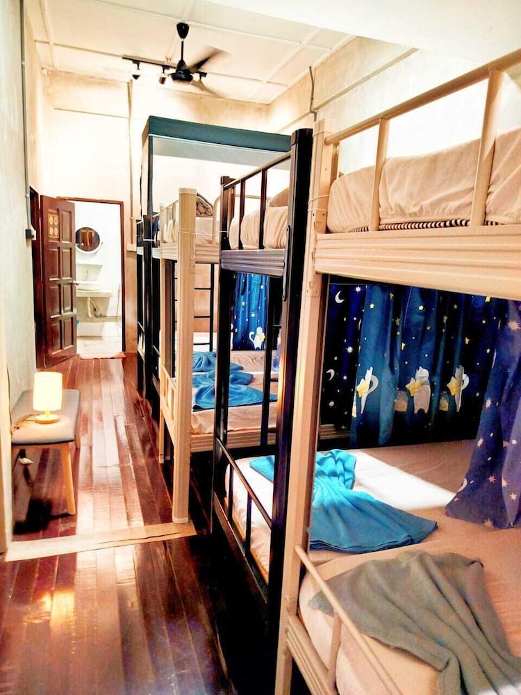 Pirate's Cove Hostel — фото 5