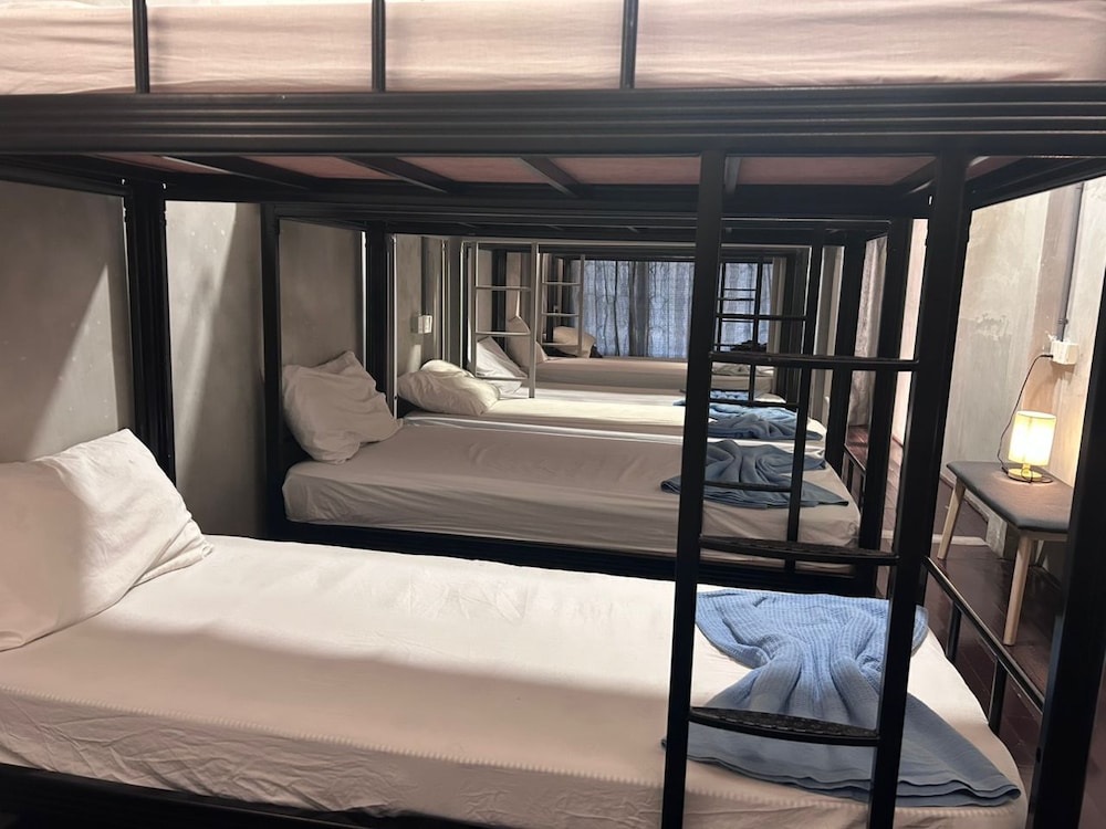 Pirate's Cove Hostel — фото 3