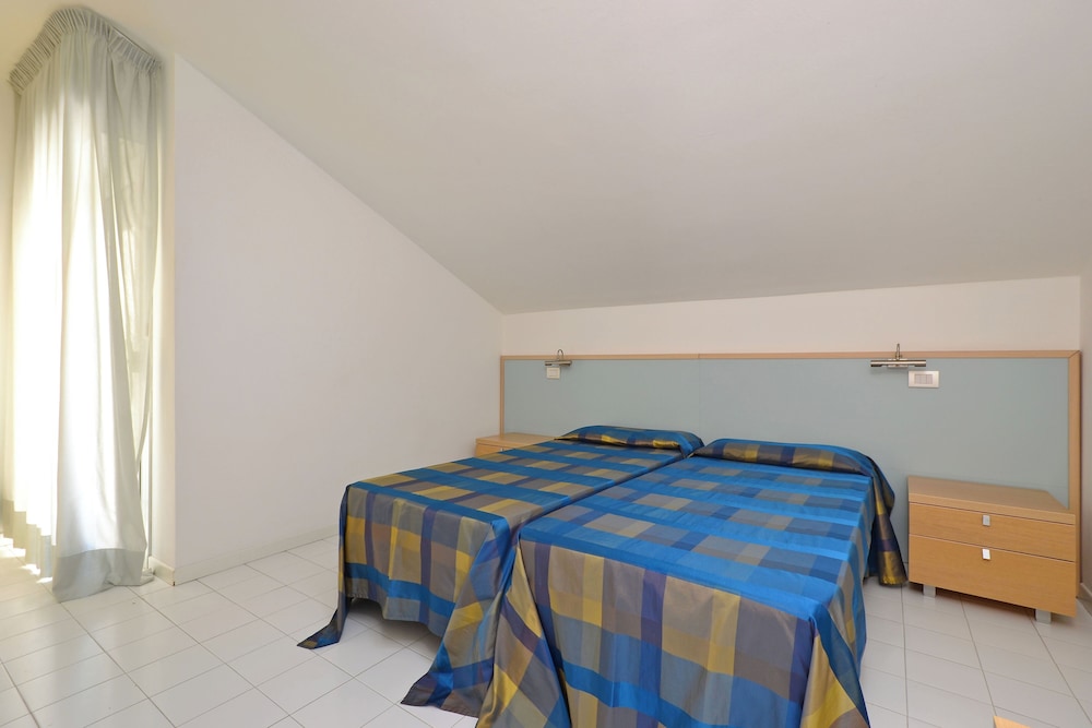 Two Level Flat With Balcony — фото 3
