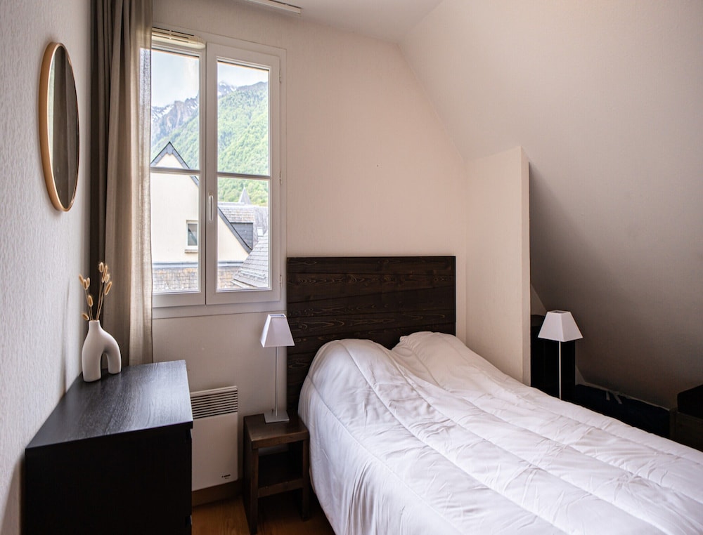 Functional Alpine Base for 8 Guests — фото 3
