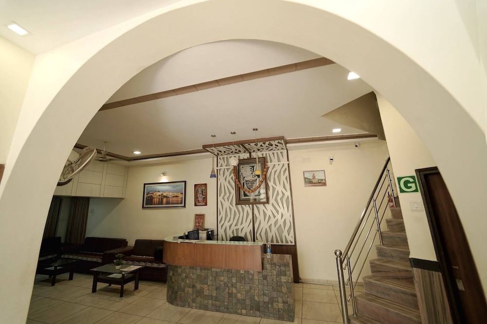 Hotel Uddhav Palace — фото 2