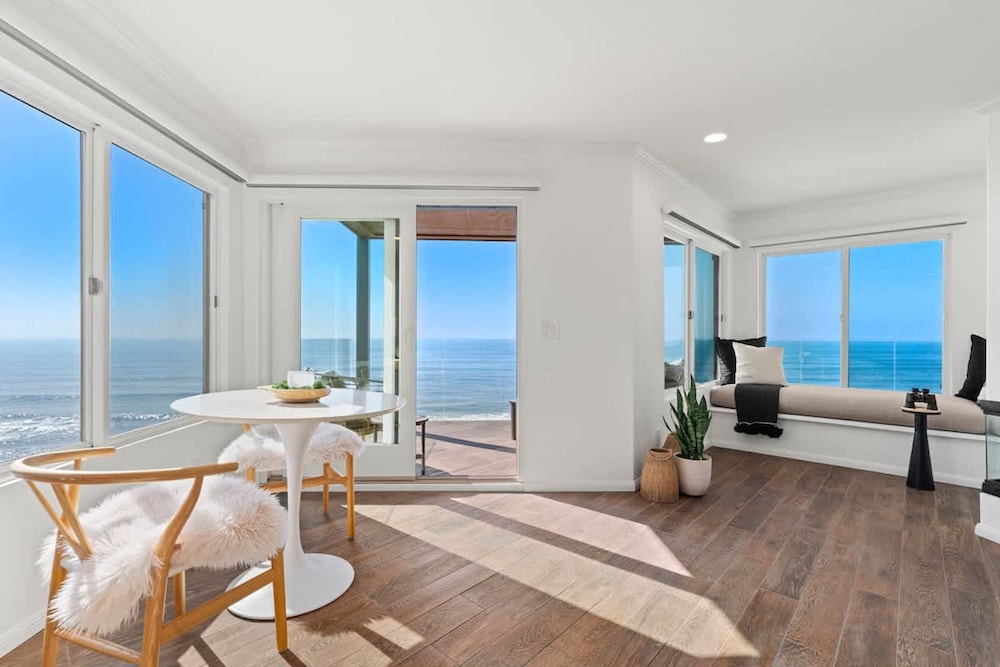 Oceanfront AC Fully Remodeled Unit — фото 3