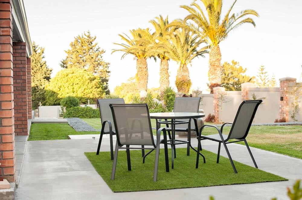 Four Palms Accommodation