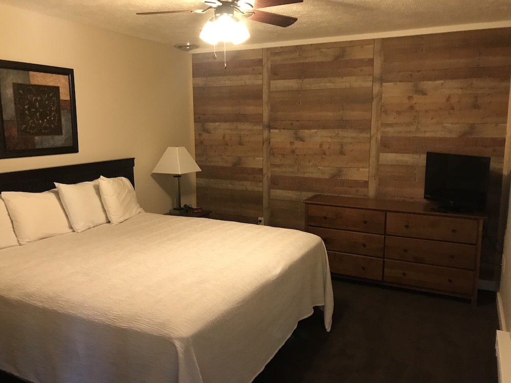 Carriage House Country Club
