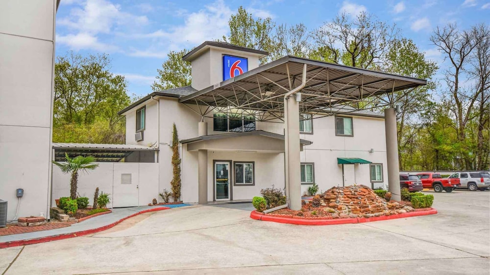 Motel 6 Humble, TX - Houston International Airport