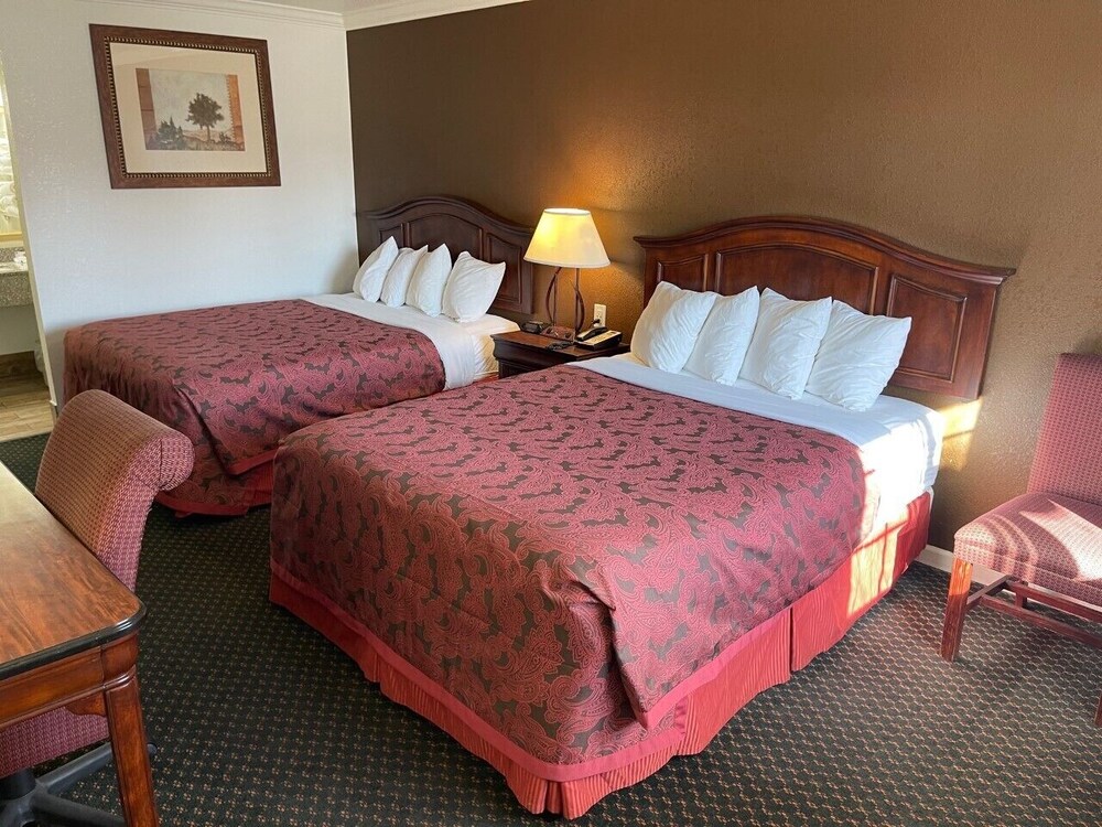First Interstate Inn — фото 4