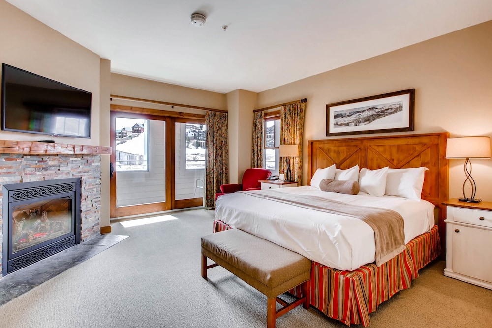 The Lodge at Mountaineer Square, A Vail Resorts Property