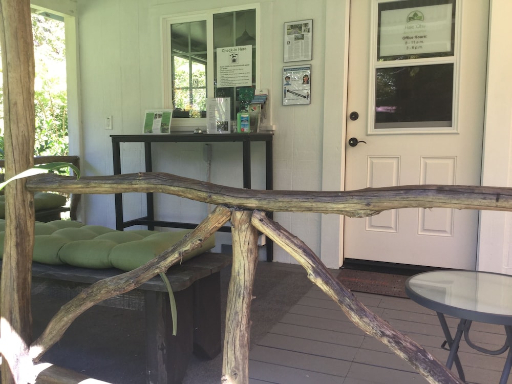 Hale 'Ohu Bed & Breakfast - Adults Only