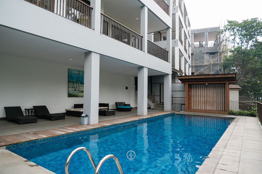 Magenta Villa 6 BR With Pool Movieroom Billiard