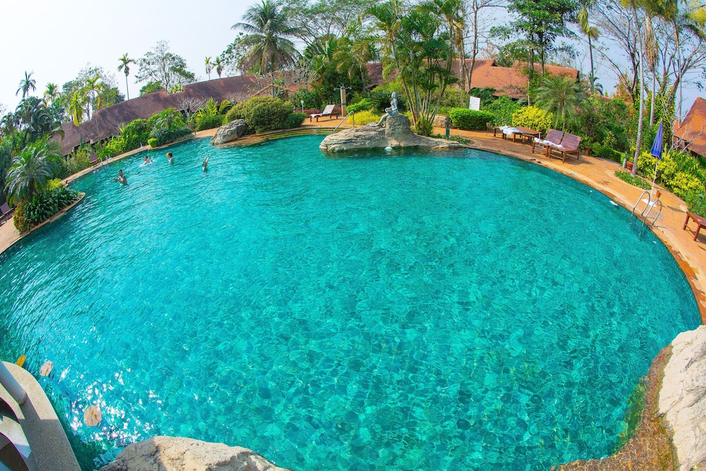 Golden Pine Resort