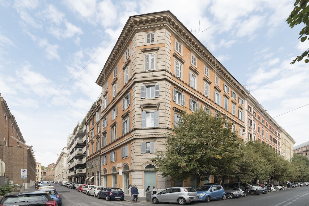 Villa Borghese Roomy Flat