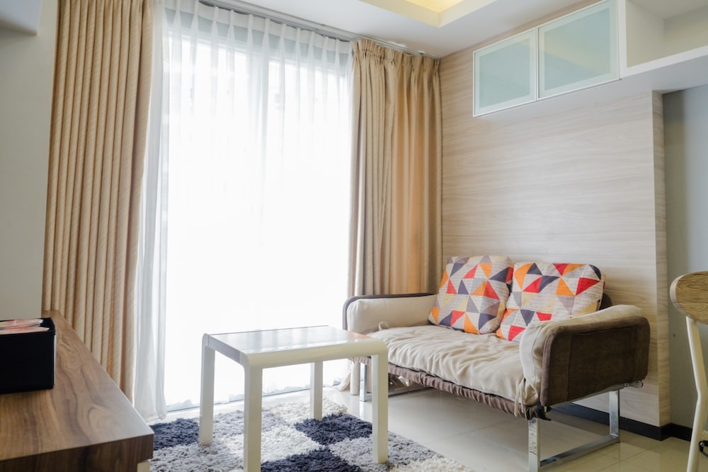 Pleasant 2BR Apartment at Gateway Pasteur