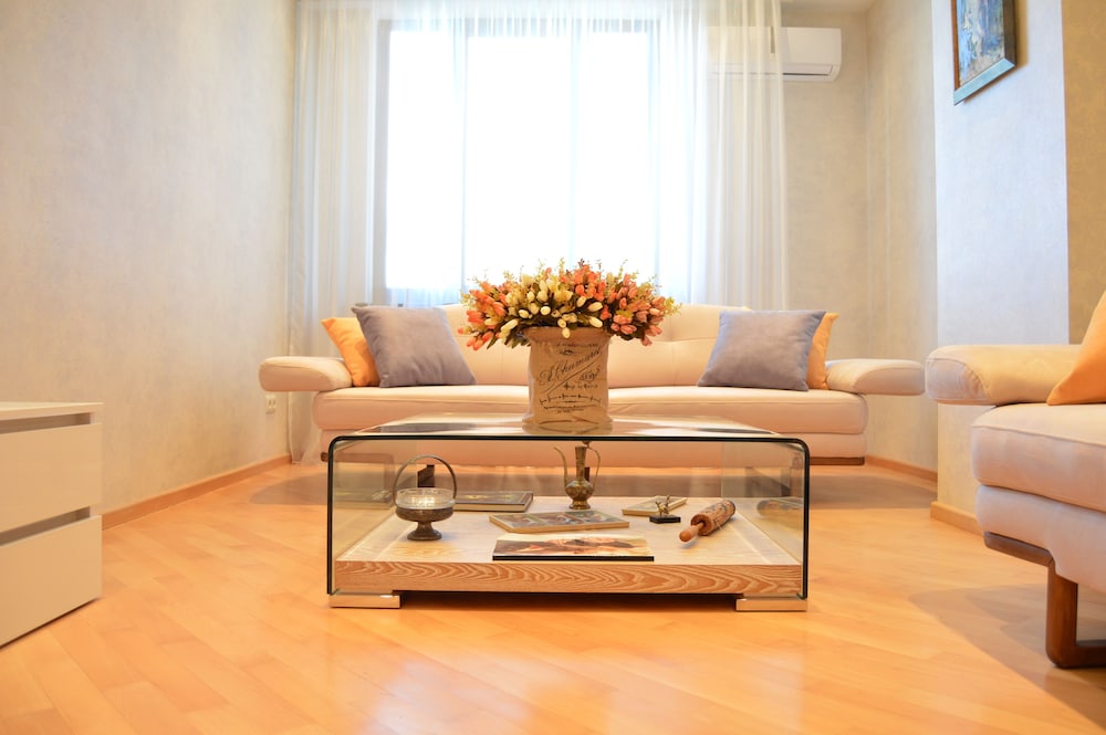 Maxela Rooms & Suites