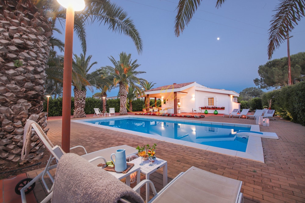 TD Villa Marinesca Typical Villa with Pool