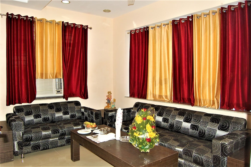 Hotel Pradeep Palace — фото 2