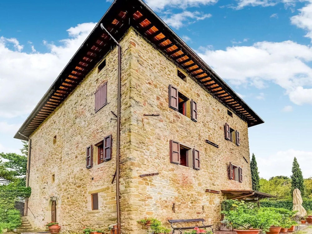 Rustic Comfort With Modern Touch
