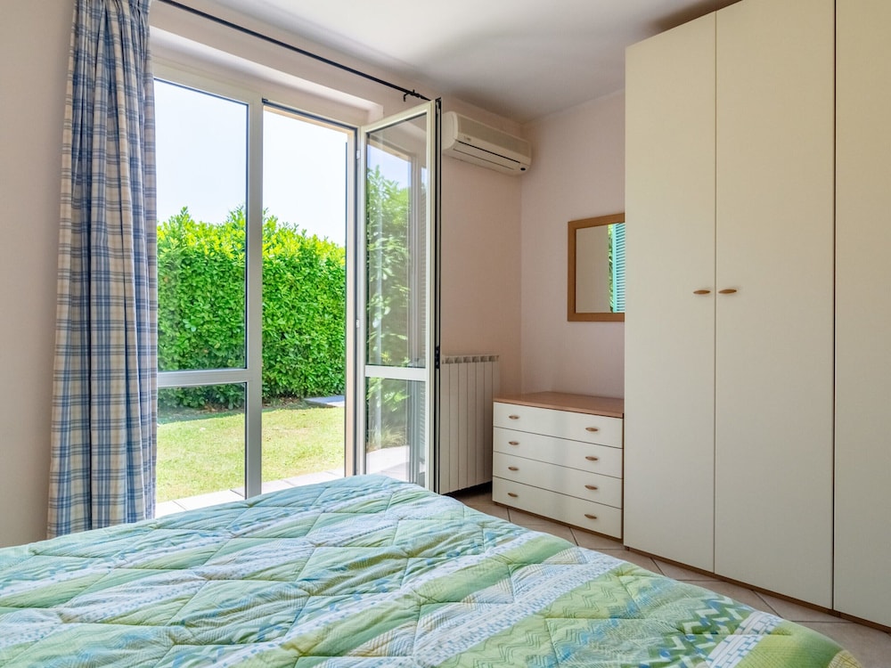 Apartment in Salo With Pool and Olive Groves