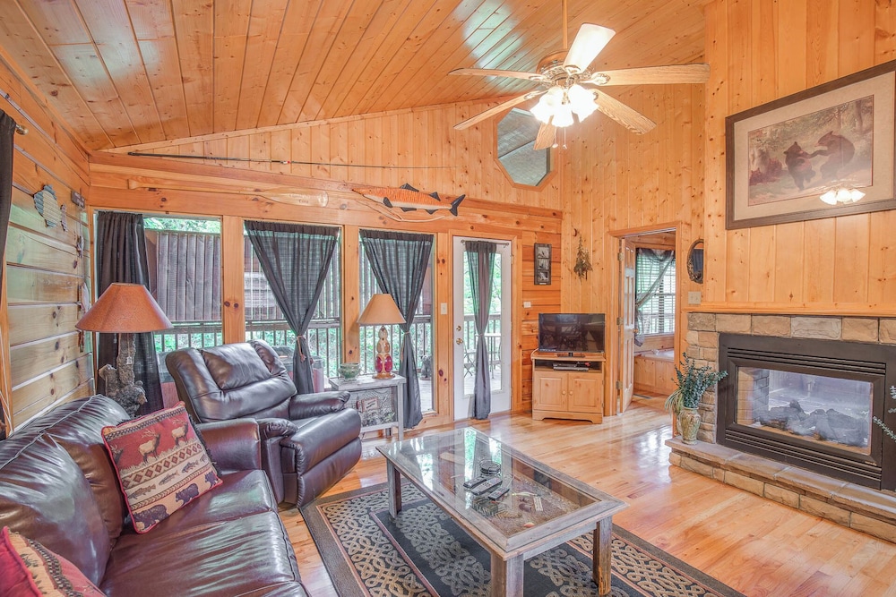 Bear Escape by Jackson Mountain Rentals