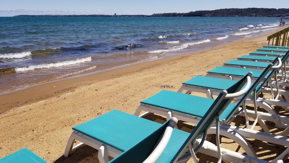 Brio Beach Inn