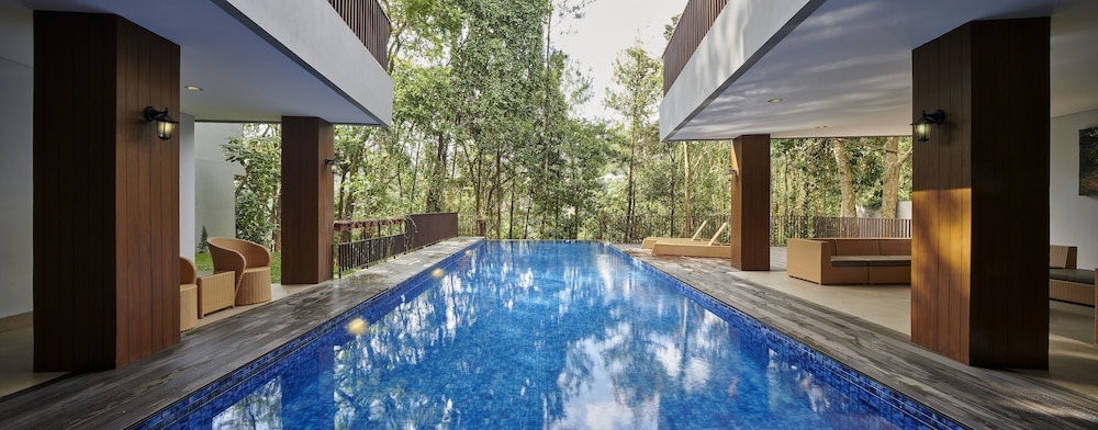 Radiance Hill View 10BR Villa with a Private heated swimming Pool
