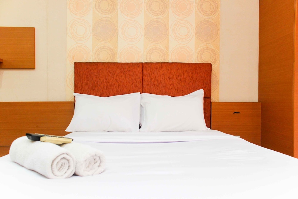 Cozy Stay Studio Apartment (No Kitchen) At Metropark Condominium Jababeka