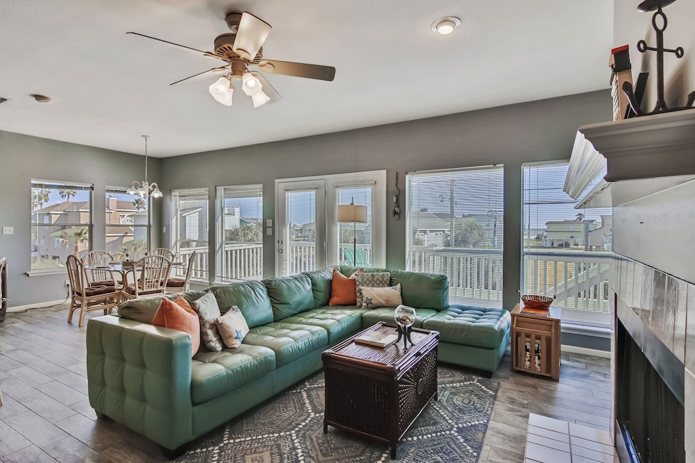 Mutiny on the Bounty by Ryson Vacation Rentals