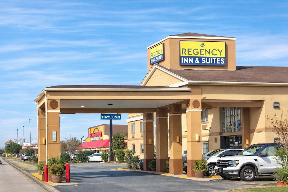 Regency Inn & Suites Houston East I 10