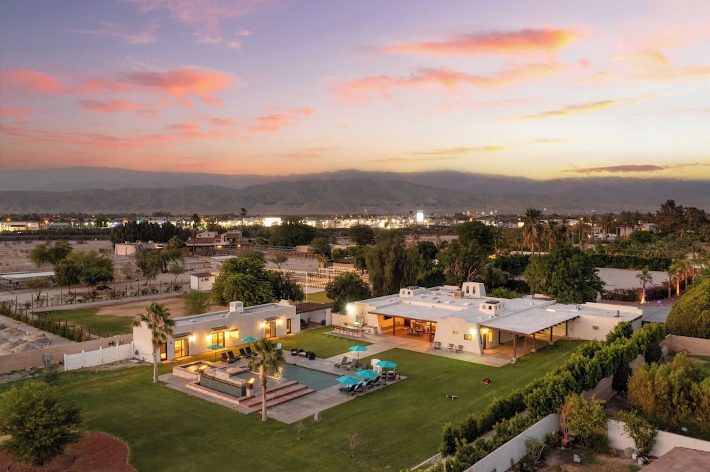 Sleeps 20! Architectural Mansion w/ Pool, Indoor Tennis Court, Game Room Starlight Estate by Avantstay