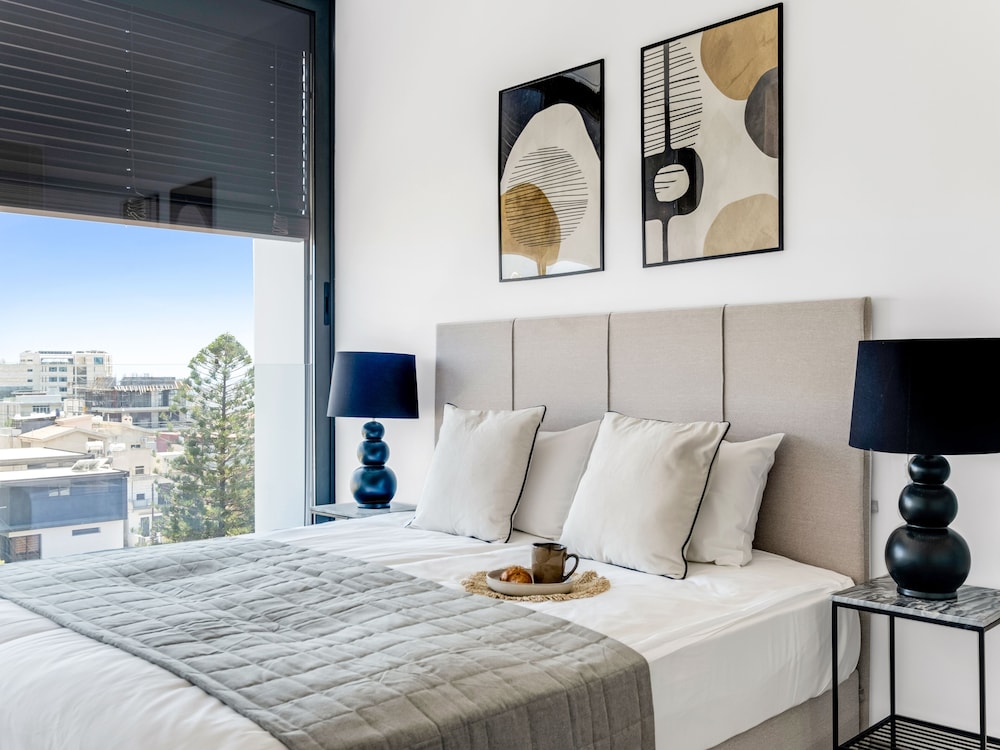 Sanders Park Central - Nice 2-bdr Apt w Balcony — фото 5