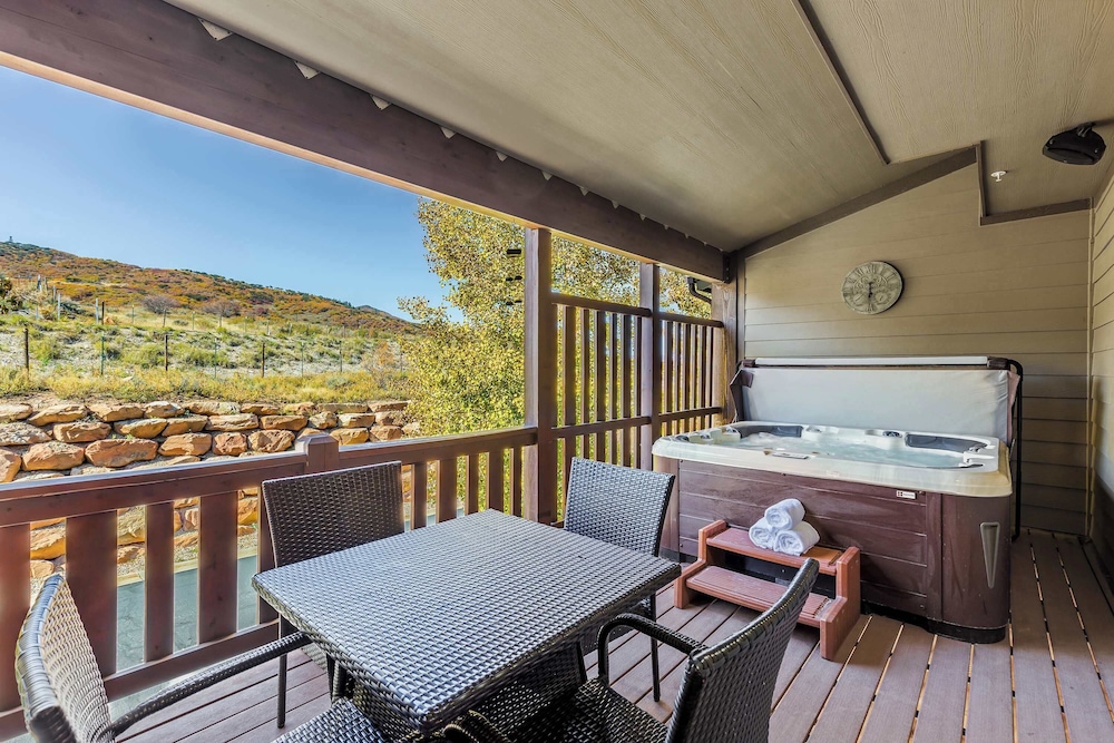Bear Hollow Heaven Private Hot Tub 4 Bedroom Luxury Condo