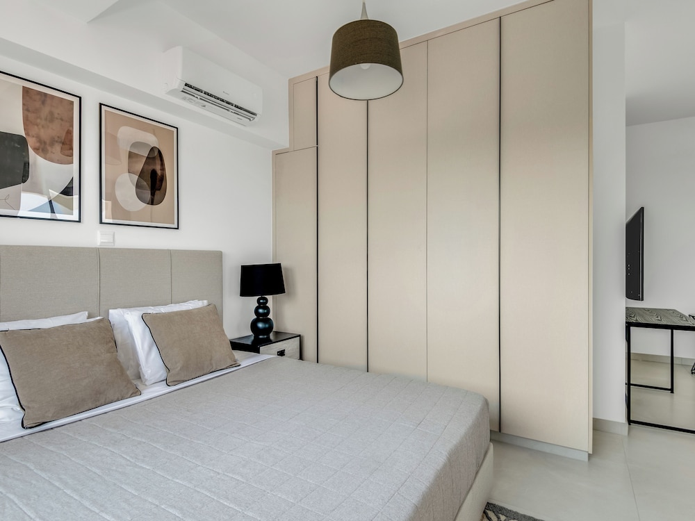 Sanders Elgio - Adorable studio With Balcony — фото 2