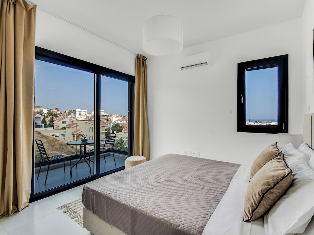 Sanders Elgio - Precious 3-bdr Apt With Balcony — фото 2
