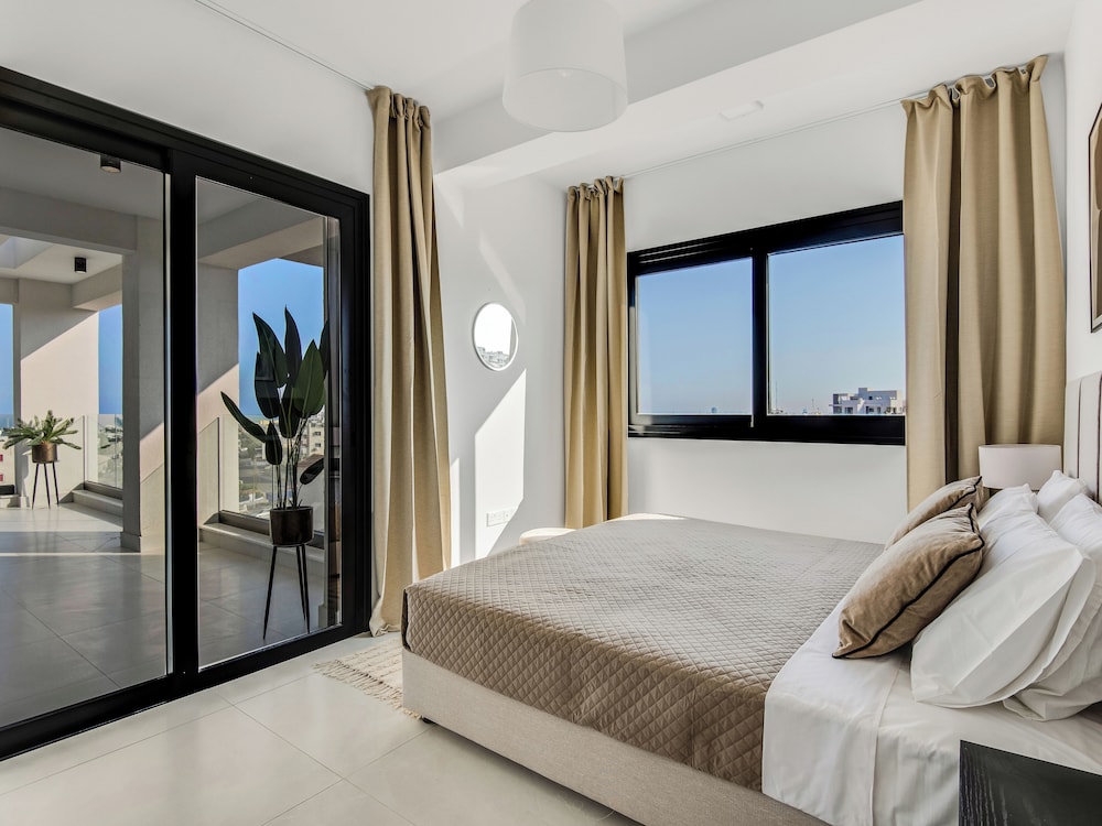 Sanders Elgio - Precious 3-bdr Apt With Balcony — фото 4