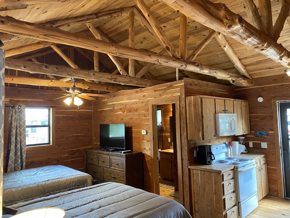 Log Cabin 3 at Son's Blue River Camp — фото 2