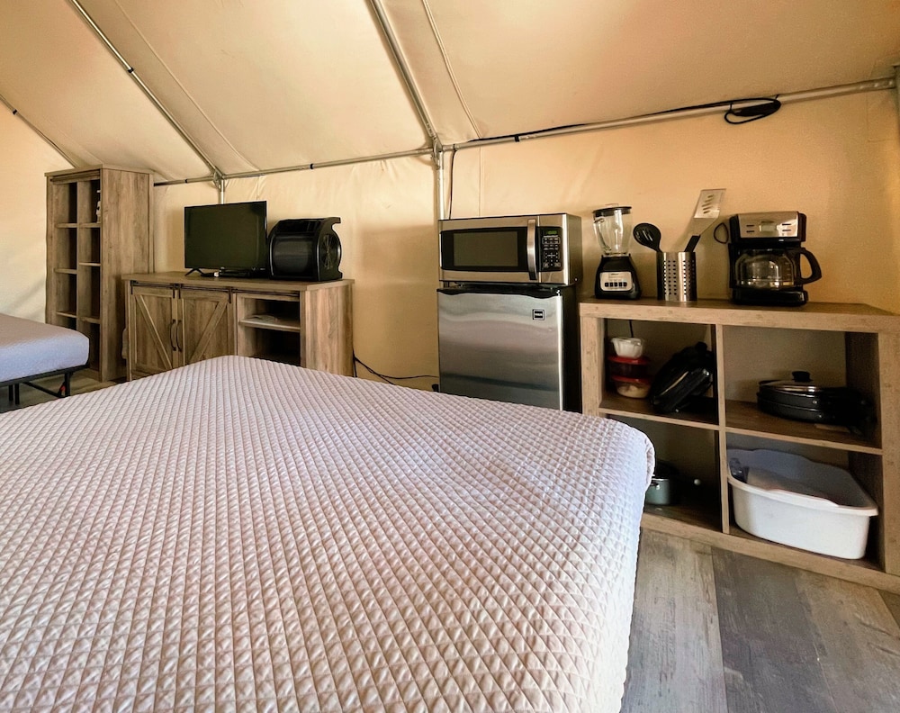 Son's Blue River Camp - Glamping Cabin B — фото 4