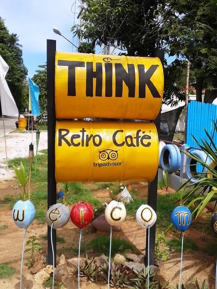 Think & Retro Cafe Lipa Noi Samui